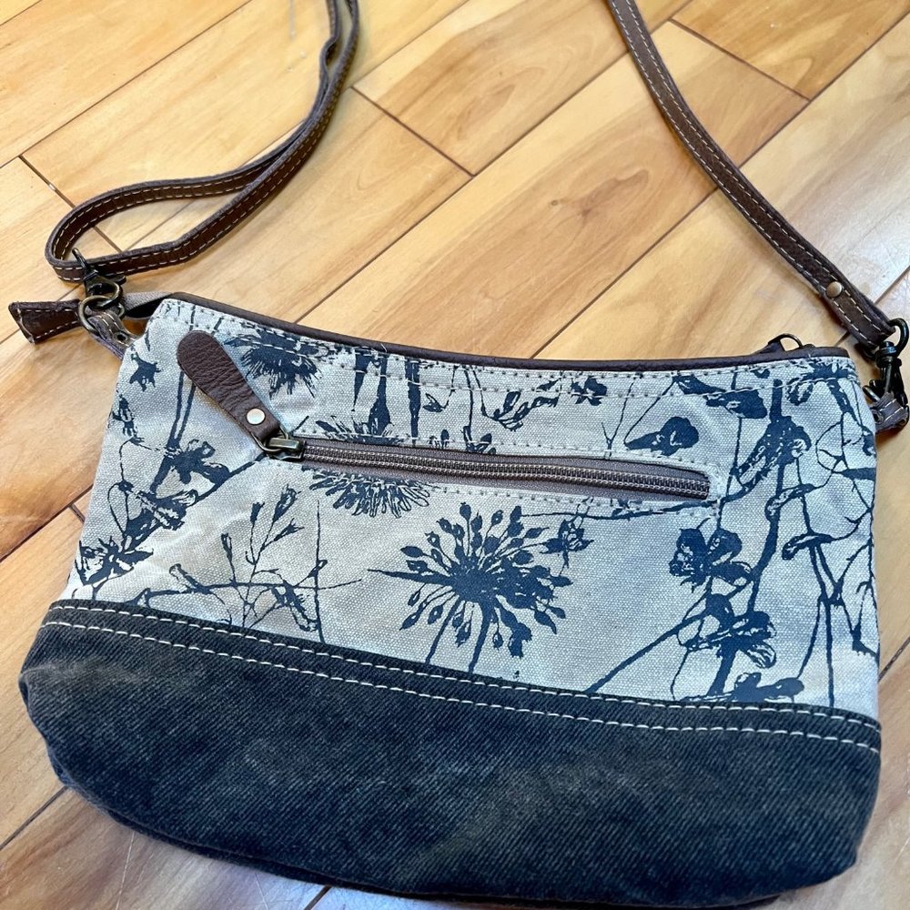 NWOT Myra Small, Crossbody Bag - Picture 4 of 5
